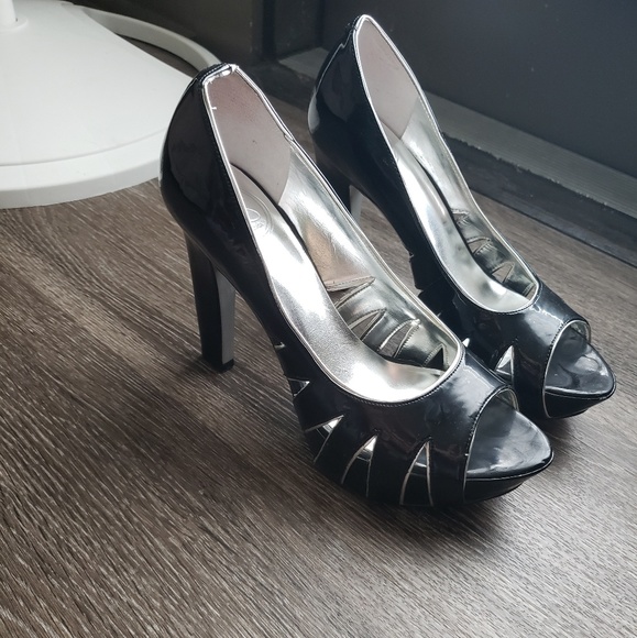 Shoes - Picture 2 of 3